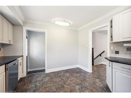 38 Ameer Drive, St. Catharines, ON - Indoor Photo Showing Kitchen