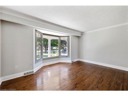 38 Ameer Drive, St. Catharines, ON - Indoor Photo Showing Other Room