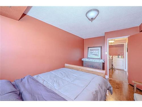 211-500 Green Road, Stoney Creek, ON - Indoor Photo Showing Bedroom