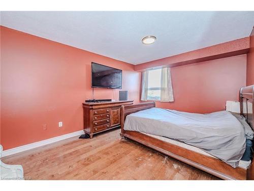 211-500 Green Road, Stoney Creek, ON - Indoor Photo Showing Bedroom