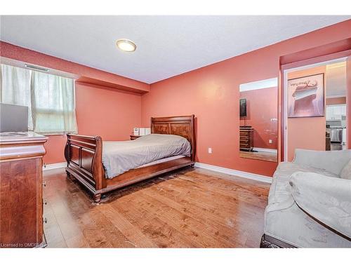 211-500 Green Road, Stoney Creek, ON - Indoor Photo Showing Bedroom