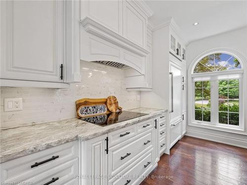 10 Forest Ridge Crescent, Limehouse, ON - Indoor Photo Showing Kitchen With Upgraded Kitchen