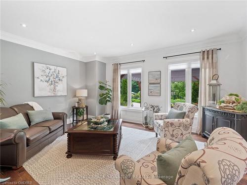 10 Forest Ridge Crescent, Limehouse, ON - Indoor Photo Showing Living Room