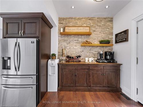 10 Forest Ridge Crescent, Limehouse, ON - Indoor Photo Showing Kitchen