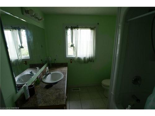 10 Doll Court, Kitchener, ON - Indoor Photo Showing Bathroom