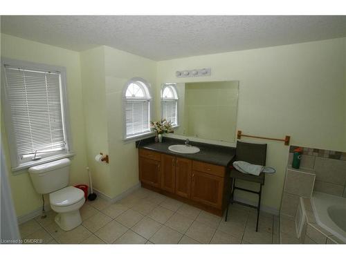 10 Doll Court, Kitchener, ON - Indoor Photo Showing Bathroom