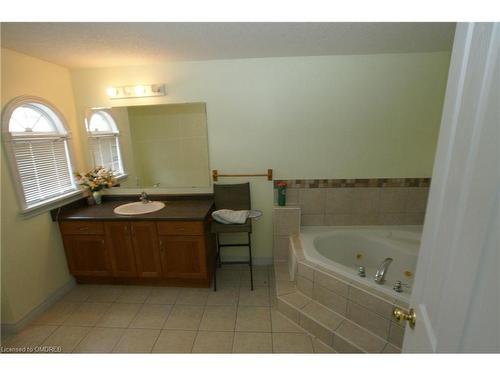 10 Doll Court, Kitchener, ON - Indoor Photo Showing Bathroom