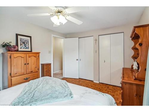 534 Forestwood Crescent, Burlington, ON - Indoor Photo Showing Bedroom