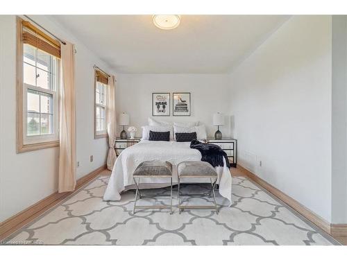 2227 Headon Road, Burlington, ON - Indoor Photo Showing Bedroom