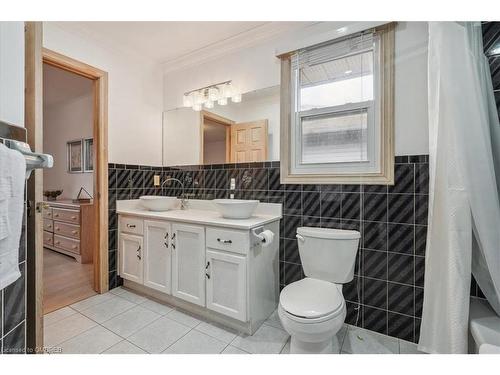 2227 Headon Road, Burlington, ON - Indoor Photo Showing Bathroom