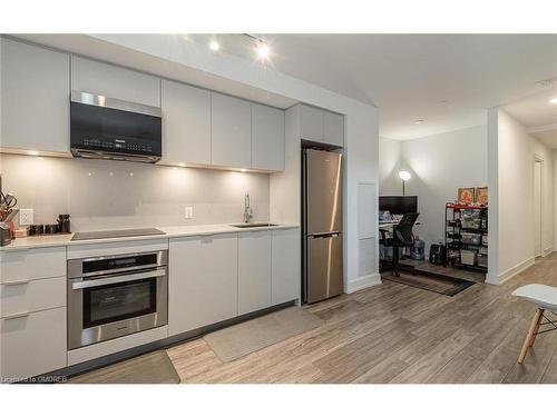 9 Clegg Rd Road, York, ON - Indoor Photo Showing Kitchen With Upgraded Kitchen