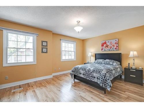 12-2004 Glenada Crescent, Oakville, ON - Indoor Photo Showing Bedroom