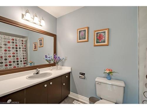 12-2004 Glenada Crescent, Oakville, ON - Indoor Photo Showing Bathroom