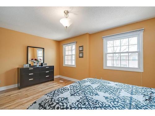 12-2004 Glenada Crescent, Oakville, ON - Indoor Photo Showing Bedroom