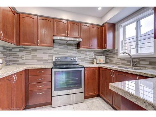 35 Pauline Crescent, Brampton, ON - Indoor Photo Showing Kitchen With Double Sink