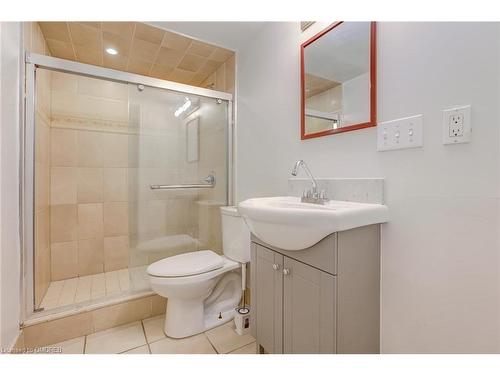 35 Pauline Crescent, Brampton, ON - Indoor Photo Showing Bathroom