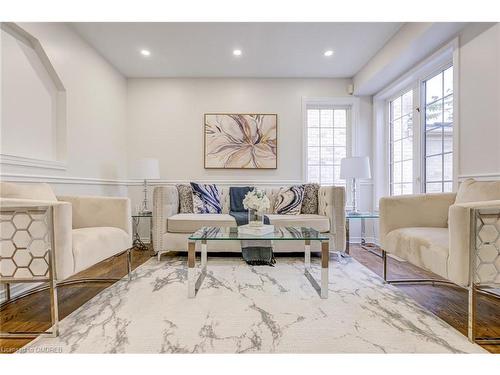 35 Pauline Crescent, Brampton, ON - Indoor Photo Showing Living Room