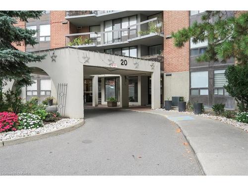 901-20 Mississ Vly Blvd, Mississauga, ON - Outdoor With Balcony