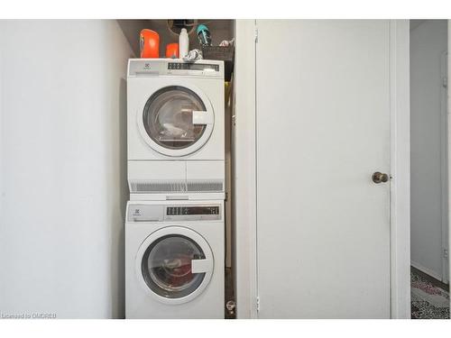 901-20 Mississ Vly Blvd, Mississauga, ON - Indoor Photo Showing Laundry Room