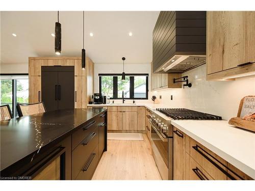 1344 Bridge Road, Oakville, ON - Indoor Photo Showing Kitchen