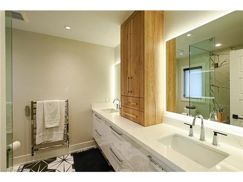 1344 Bridge Road, Oakville, ON - Indoor Photo Showing Bathroom