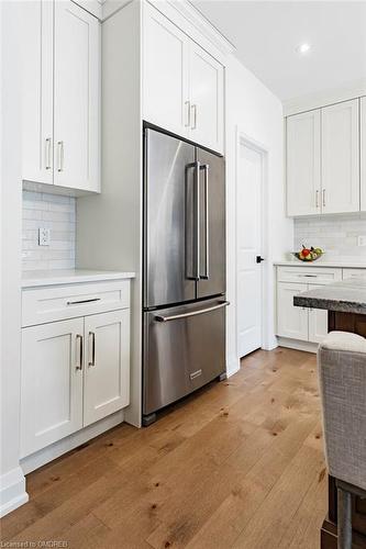 33 Emeny Lane, Guelph, ON - Indoor Photo Showing Kitchen