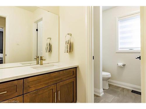 33 Emeny Lane, Guelph, ON - Indoor Photo Showing Bathroom