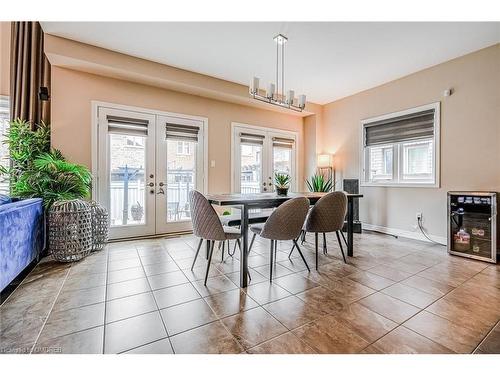 3198 Saltaire Crescent, Oakville, ON - Indoor Photo Showing Dining Room