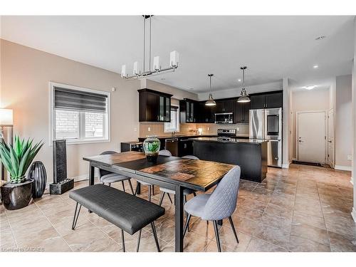 3198 Saltaire Crescent, Oakville, ON - Indoor Photo Showing Dining Room