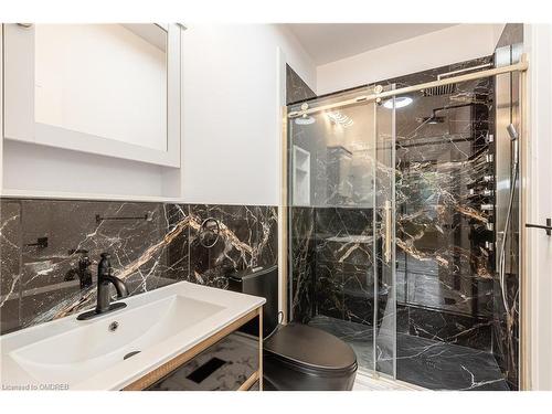 20 Tasker Street, St. Catharines, ON - Indoor Photo Showing Bathroom