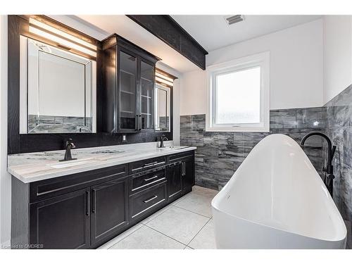 20 Tasker Street, St. Catharines, ON - Indoor Photo Showing Bathroom