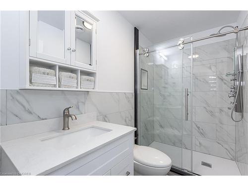 20 Tasker Street, St. Catharines, ON - Indoor Photo Showing Bathroom