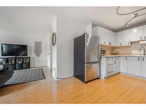 161-1066 Falgarwood Drive, Oakville, ON - Indoor Photo Showing Kitchen With Stainless Steel Kitchen