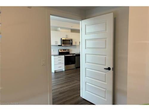 511-103 Roger Street, Waterloo, ON - Indoor Photo Showing Kitchen