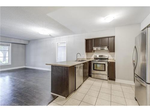 103-3070 Rotary Way, Burlington, ON - Indoor Photo Showing Kitchen