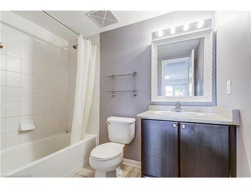 103-3070 Rotary Way, Burlington, ON - Indoor Photo Showing Bathroom