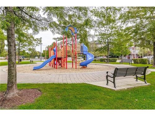 103-3070 Rotary Way, Burlington, ON - Outdoor