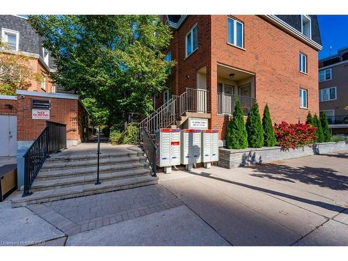 521-10 Douro Street, Toronto, ON - Outdoor