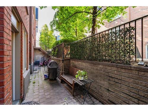 521-10 Douro Street, Toronto, ON - Outdoor With Exterior