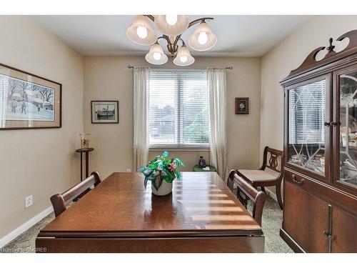 2303 Courtland Drive, Burlington, ON - Indoor Photo Showing Dining Room