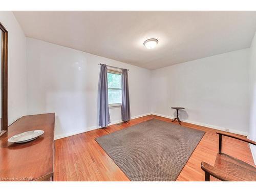 2303 Courtland Drive, Burlington, ON - Indoor Photo Showing Other Room