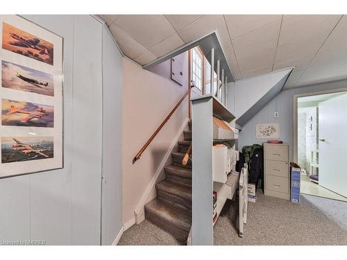 2303 Courtland Drive, Burlington, ON - Indoor Photo Showing Other Room