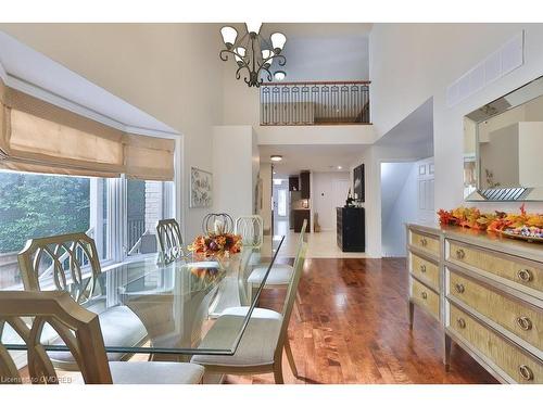 2304 Sovereign Street, Oakville, ON - Indoor Photo Showing Dining Room