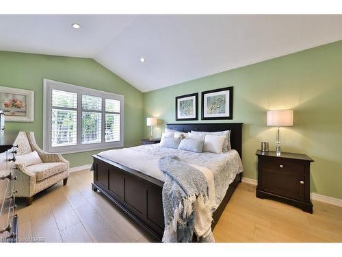 2304 Sovereign Street, Oakville, ON - Indoor Photo Showing Bedroom