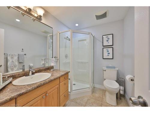 2304 Sovereign Street, Oakville, ON - Indoor Photo Showing Bathroom