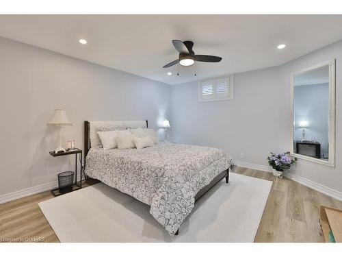 2304 Sovereign Street, Oakville, ON - Indoor Photo Showing Bedroom