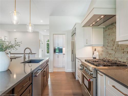 1514 Centre Road, Carlisle, ON - Indoor Photo Showing Kitchen With Upgraded Kitchen