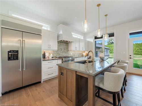 1514 Centre Road, Carlisle, ON - Indoor Photo Showing Kitchen With Upgraded Kitchen