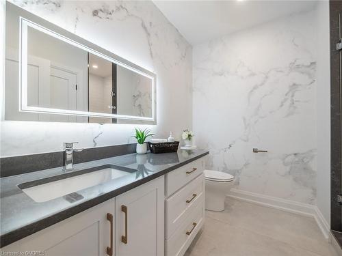 1514 Centre Road, Carlisle, ON - Indoor Photo Showing Bathroom