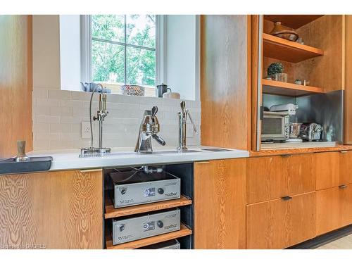 1 Springhill Street, Hamilton, ON - Indoor Photo Showing Kitchen